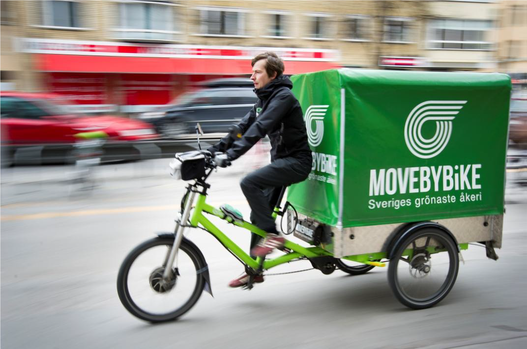 Communal Service Boxes for Sustainable Deliveries Move-By-Bike