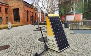 SunCrafter Charging Solar Stations